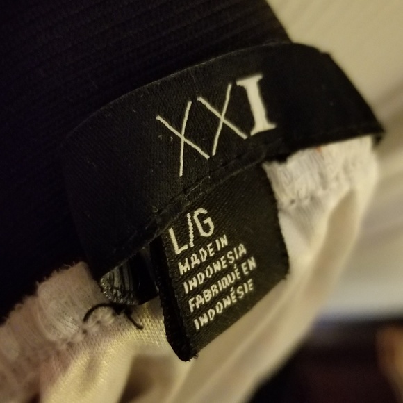 Skirt - Picture 3 of 3